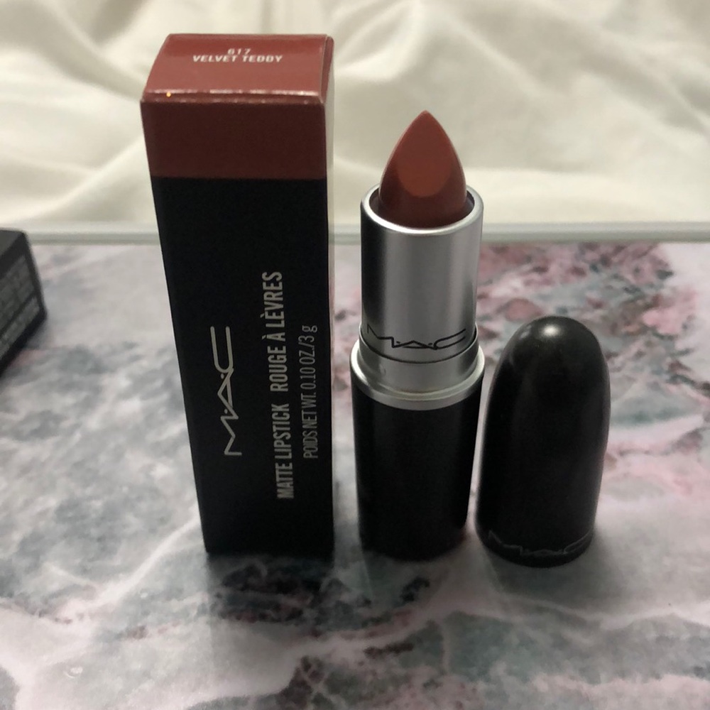 MAC Cosmetics Matte Lipstick VELVET TEDDY
